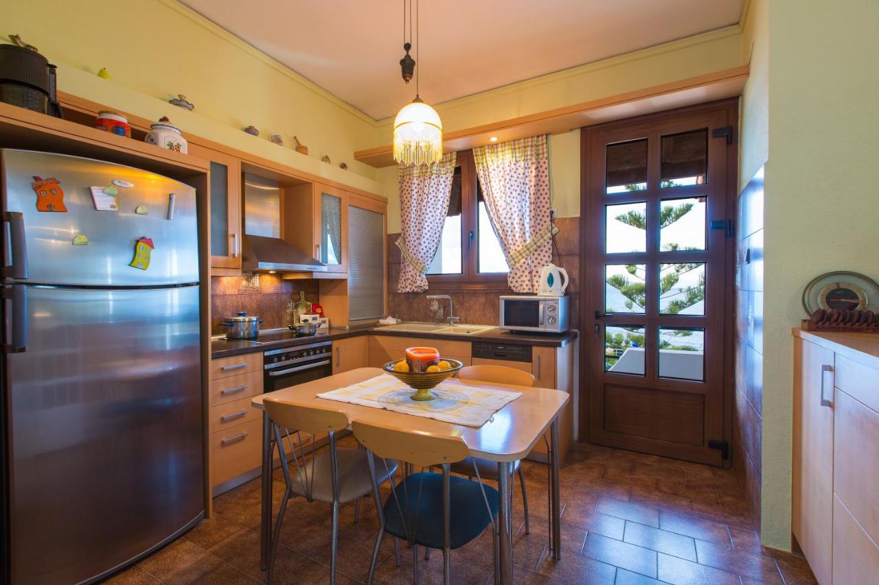 Beachfront Family Villa Katerina With Private Pool, Playground, Bbq & Amazing Sea Views! Petres  Dış mekan fotoğraf