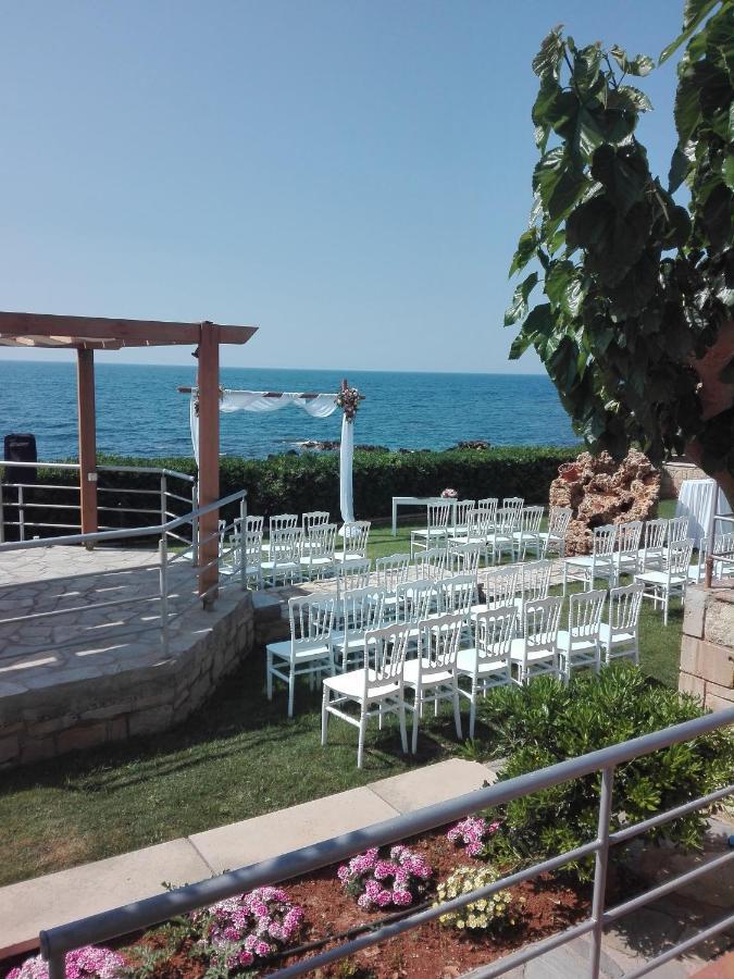 Beachfront Family Villa Katerina With Private Pool, Playground, Bbq & Amazing Sea Views! Petres  Dış mekan fotoğraf