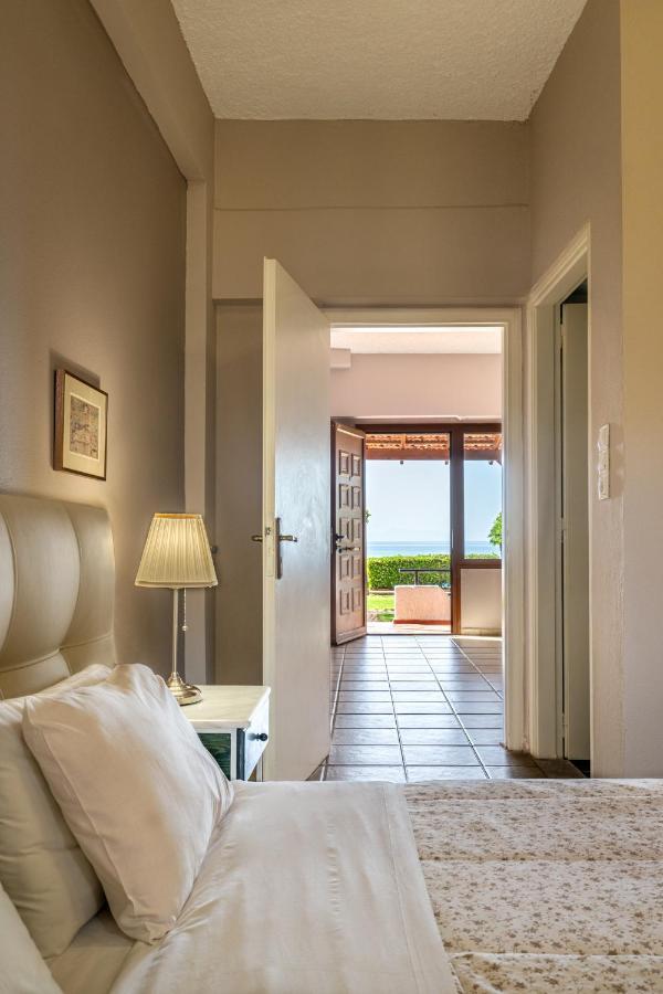 Beachfront Family Villa Katerina With Private Pool, Playground, Bbq & Amazing Sea Views! Petres  Dış mekan fotoğraf