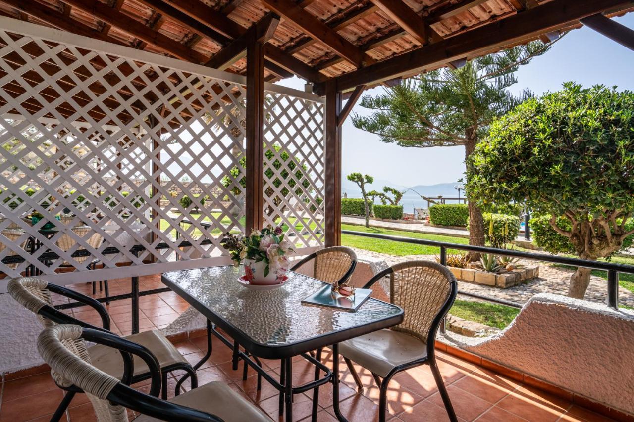Beachfront Family Villa Katerina With Private Pool, Playground, Bbq & Amazing Sea Views! Petres  Dış mekan fotoğraf