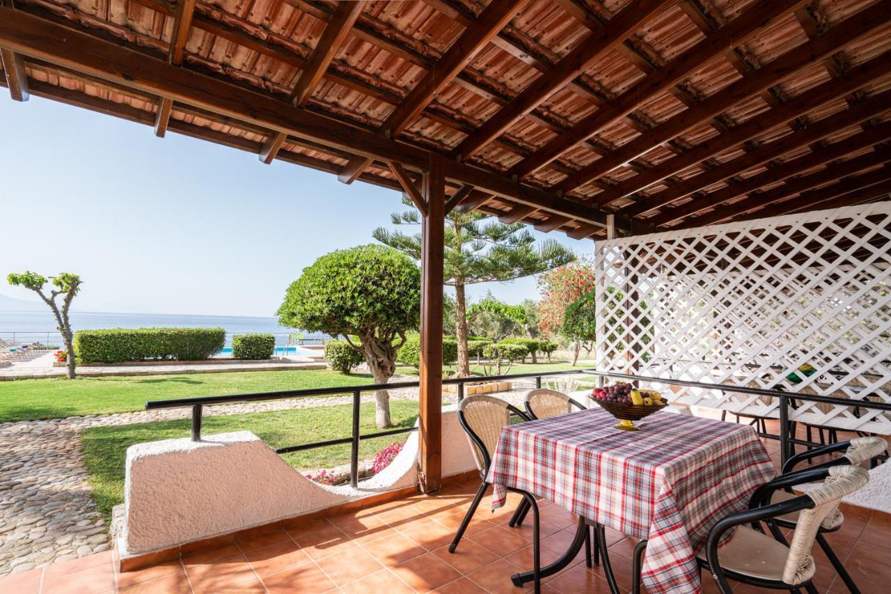 Beachfront Family Villa Katerina With Private Pool, Playground, Bbq & Amazing Sea Views! Petres  Dış mekan fotoğraf