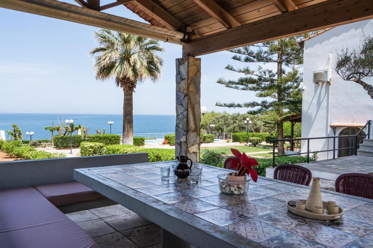 Beachfront Family Villa Katerina With Private Pool, Playground, Bbq & Amazing Sea Views! Petres  Dış mekan fotoğraf