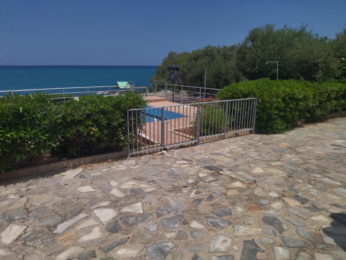Beachfront Family Villa Katerina With Private Pool, Playground, Bbq & Amazing Sea Views! Petres  Dış mekan fotoğraf